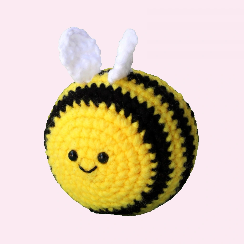 Kawaii Bee สกุชชี่ ของเล่นถักโครเชต์แบบนุ่ม
