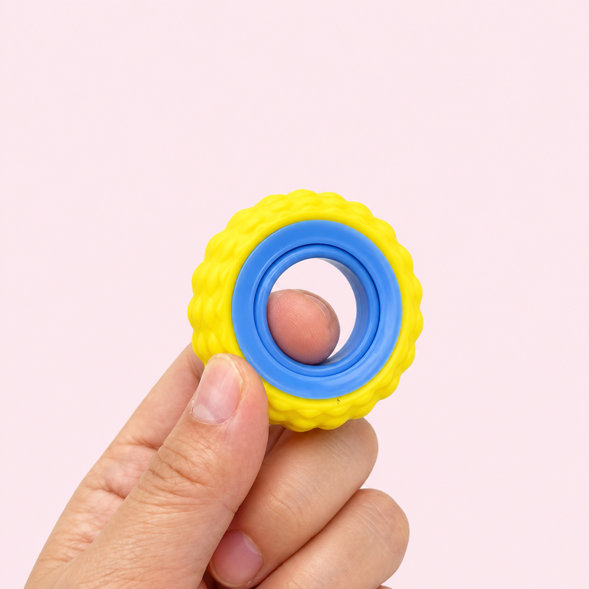 Yellow Fidget Spinner: Why the Colour Is Hard to Find